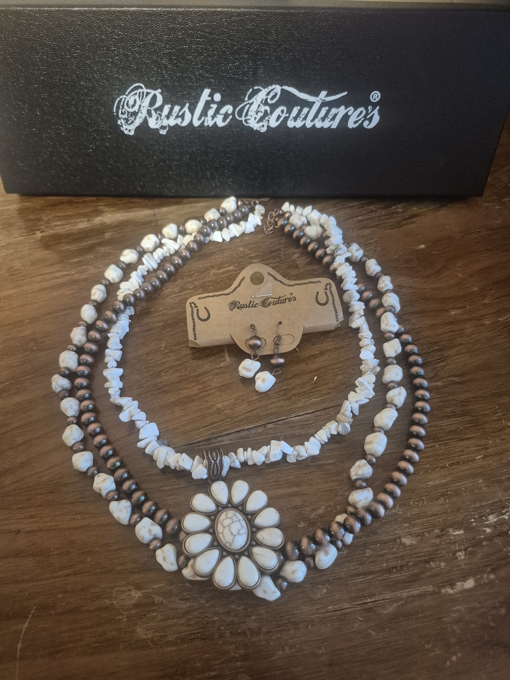 Montana West Rustic Couture's White and Brown Beaded Floral Pendant Necklace Set